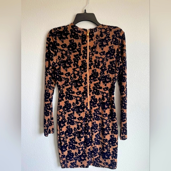 Dress - Picture 3 of 4